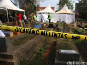 Polisi Bongkar Makam Tertuduh Pencuri Vape Polisi Bongkar Makam Tertuduh Pencuri Vape
