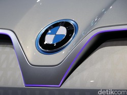 Ide Unik BMW: Ponsel Jadi Kunci Mobil