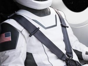 Iron Man Pamer Baju Luar Angkasa SpaceX, Seperti Apa?