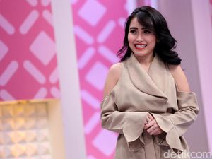 Cuaca Buruk, Begini Cara Ayu Ting Ting Jaga Kesehatan Bilqis