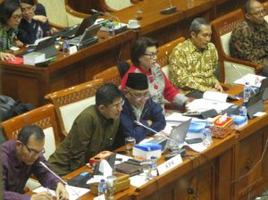 Praperadilan Novanto Ditunda, Strategi KPK Ulur Waktu? Praperadilan Novanto Ditunda, Strategi KPK Ulur Waktu?
