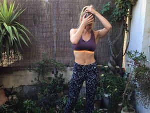 Foto: Tubuh Seksi Berotot Ala Supermodel Bar Refaeli