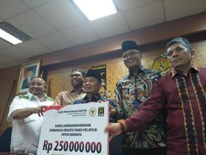 Bantu Warga Rohingya, Anggota PKS di DPR Saweran dari Gaji Bulanan Bantu Warga Rohingya, Anggota PKS di DPR Saweran dari Gaji Bulanan
