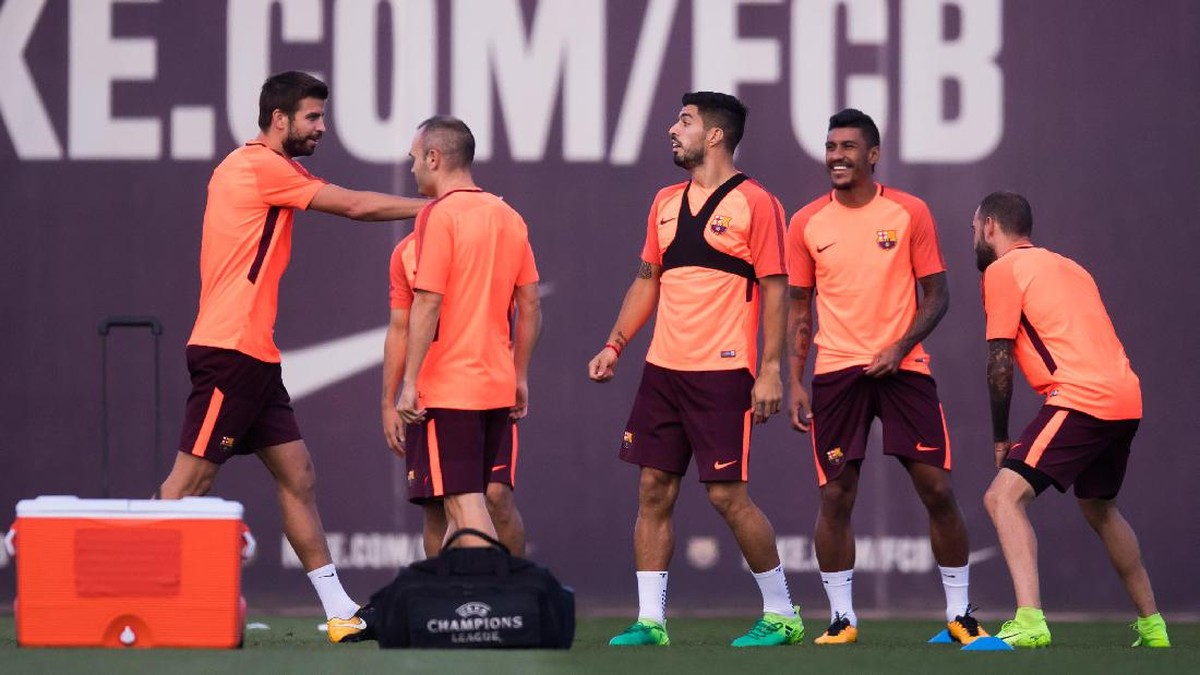 Sesi latihan Barcelona (Foto: Alex Caparros/Getty Images)