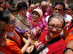 Disambut Sorakan, Halimah Resmi Jadi Presiden Wanita Pertama Singapura