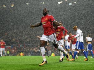 MU Kalahkan Basel 3-0