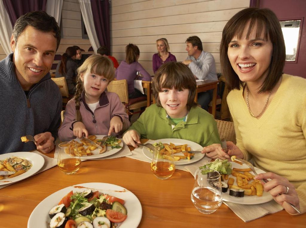 Ini 6 Cara Membuat Restoran Jadi Tempat Makan Ramah Anak Ini 6 Cara Membuat Restoran Jadi Tempat Makan Ramah Anak