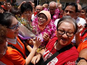 Foto: Halimah Yacob Resmi Jabat Presiden Singapura Foto: Halimah Yacob Resmi Jabat Presiden Singapura