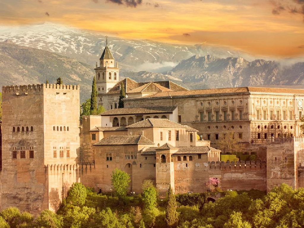 10 Fakta Alhambra, Jejak Kerajaan Muslim di Spanyol 10 Fakta Alhambra, Jejak Kerajaan Muslim di Spanyol