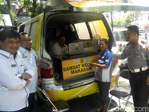 Samsat Makassar Buru Mobil Mewah Penunggak Pajak