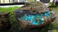 Foto: Batu Bacan Seberat 1,5 Ton