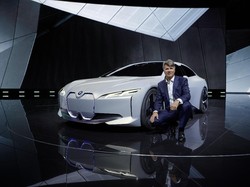 Bos BMW Kenang Mobil Pertamanya