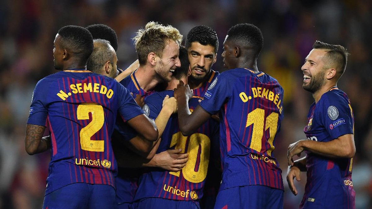 Ivan Rakitic dan para pemain Barcelona (Foto: David Ramos/Getty Images