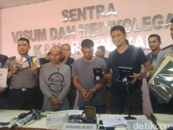 Para Pembunuh Datang Saat Husni Sedang Jadi Imam Salat di Masjid