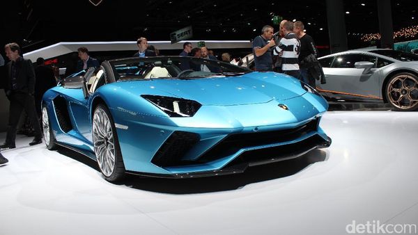 Lamborghini Kenalkan Aventador S Versi Telanjang