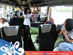 NTT Guncang Crossborder dengan Penampilan Slank dan Tarian Likurai