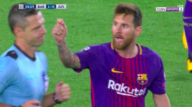 Messi Minta Pjanic Dikartu Kuning, Wasit Beri Kartu... untuk Messi