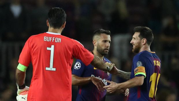 Lionel Messi dua kali menaklukkan Gianluigi Buffon di laga ini.