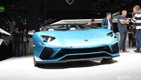 Lamborgini Aventador juga jadi salah satu koleksi mobil mewah Ronaldo. Harganya saat ini sekitar 403 ribu dolar AS atau sekitar Rp 6,2 M. (AN Uyung Pramudiarja)