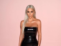Terungkap, Kim Kardashian Juga Pakai Makeup di Bagian Kaki