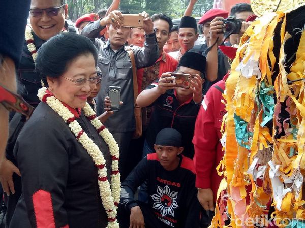 Foto: Megawati Panaskan Mesin PDIP di Palembang