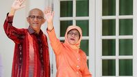 Foto: Gaya Busana Simpel Halimah Yacob Saat Resmi Jadi Presiden Singapura