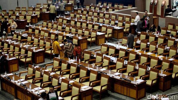 Lagi, Sebanyak 356 Kursi Kosong di Sidang Paripurna