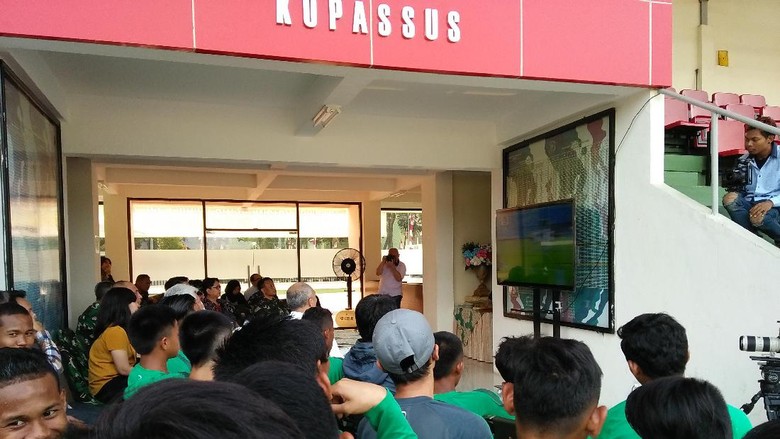 Bersama Ketum PSSI, Timnas U-16 Nobar Laga Timnas U-19 vs Brunei Bersama Ketum PSSI, Timnas U-16 Nobar Laga Timnas U-19 vs Brunei