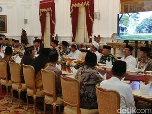 Di Depan Ulama, Jokowi Cerita Diplomasi hingga Bantuan ke Rohingya