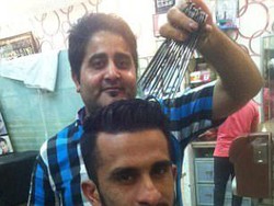 Ajaib, di Salon Ini Potong Rambut Pakai 15 Gunting