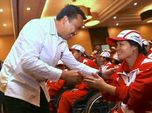 Ketika Menpora Layani Atlet Para Games