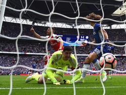 Courtois Membidik Arsenal