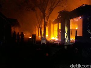 Kerugian Rp 1 Miliar, Labfor Selidiki Penyebab Kebakaran Pasar Mebel Kerugian Rp 1 Miliar, Labfor Selidiki Penyebab Kebakaran Pasar Mebel