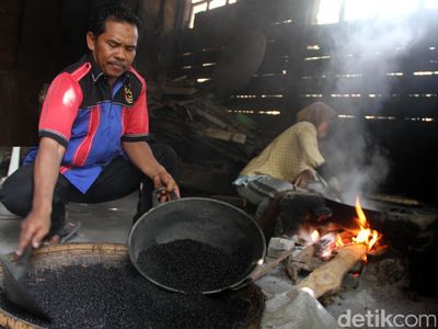 Melihat Pengolahan Kopi dan Pembuatan Roti Mitra Binaan Semen Indonesia