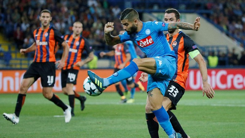 Napoli Tumbang di Markas Shakhtar Napoli Tumbang di Markas Shakhtar