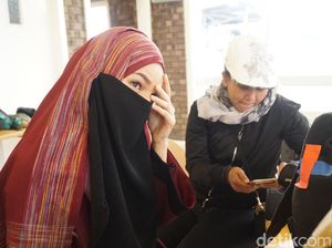 Dewi Sandra Bayangkan Hidup di Palestina Dalami Peran Ayat-ayat Cinta 2