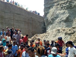 Terjepit Batu, 1 Korban Longsor di Mojokerto Berhasil Dievakuasi