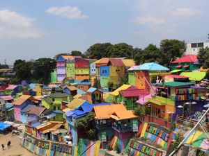 Nyentrik! Warna-warni Jodipan Malang Hadir di Muffest 2019 Nyentrik! Warna-warni Jodipan Malang Hadir di Muffest 2019