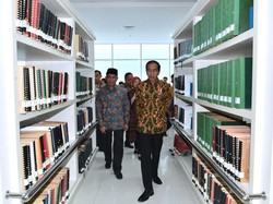 Jokowi di Perpusnas: Sambangi Tunanetra hingga Anak TK