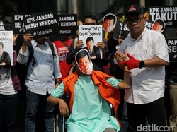 Setya Novanto Minta Status Tersangkanya Digugurkan