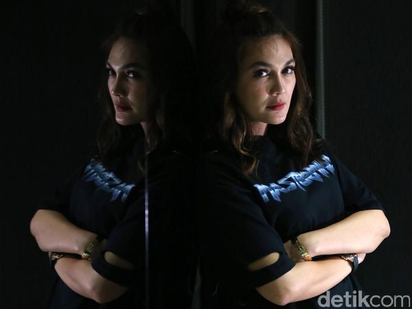 Lihat Trailer Barunya, Luna Maya Haru