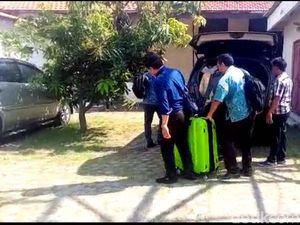 Pengakuan Sopir Pemkot Tegal ke KPK tentang Amplop yang Diantarnya Pengakuan Sopir Pemkot Tegal ke KPK tentang Amplop yang Diantarnya