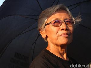 Keluarga Korban Semanggi Tetap Yakin Ada Kebohongan Jaksa Agung Keluarga Korban Semanggi Tetap Yakin Ada Kebohongan Jaksa Agung