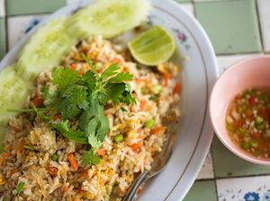 Siang Ini Enaknya Makan Nasi Goreng Tom Yam Khas Thailand di 5 Tempat Ini