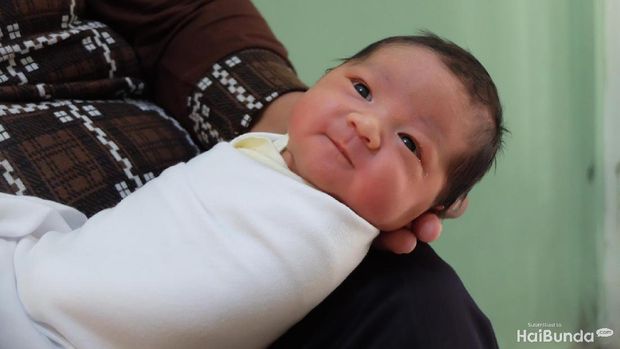 Cara Mengatasi Cegukan pada Bayi
