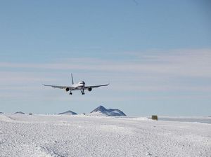 Pertama! Pesawat Komersil China Mendarat di Antartika