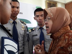 Risma Terharu 5 Siswa Surabaya Diterima Jadi Pilot Citilink