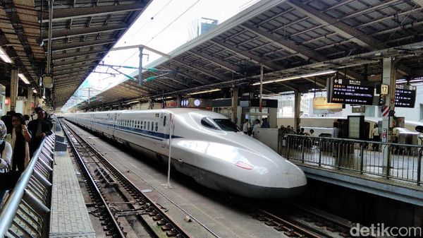 Foto: Whuzz! Ini Dia Shinkansen yang Bisa Ngebut 300 Km/Jam