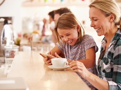 Anak di Bawah 12 Tahun Dilarang Masuk ke Kafe Ini Tapi Anjing Diperbolehkan