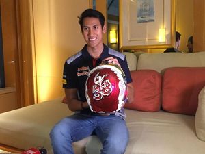 Helm Baru Sean Gelael di Free Practice I GP Singapura
